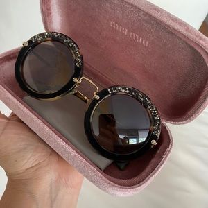 Embellished round sunglasses